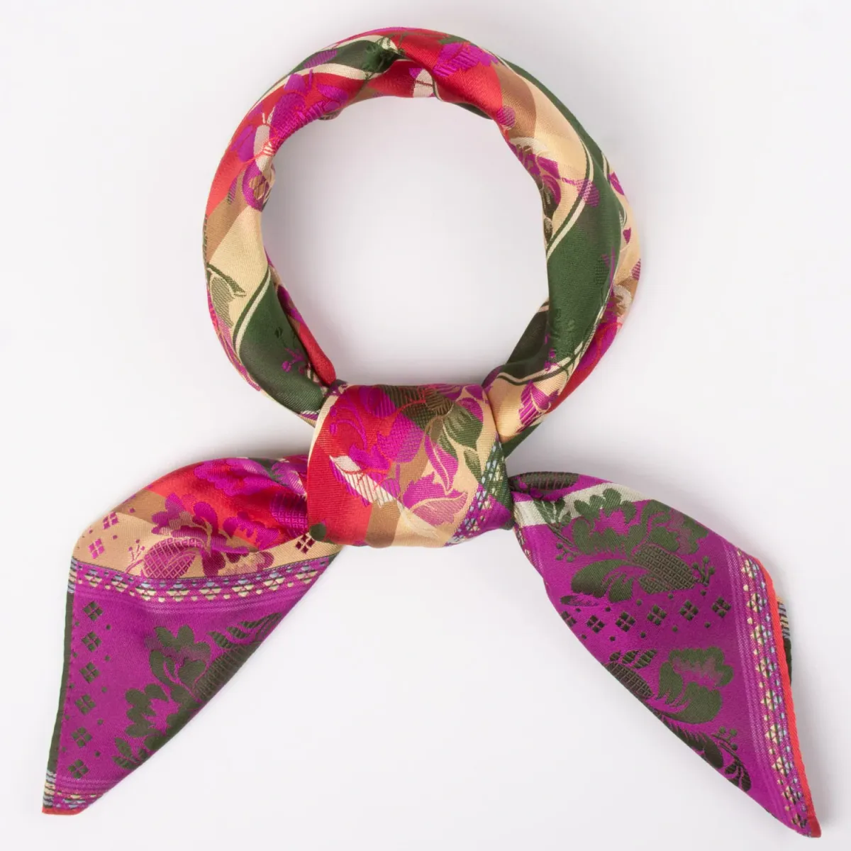 Gabriella Silkeskjerf nr 038