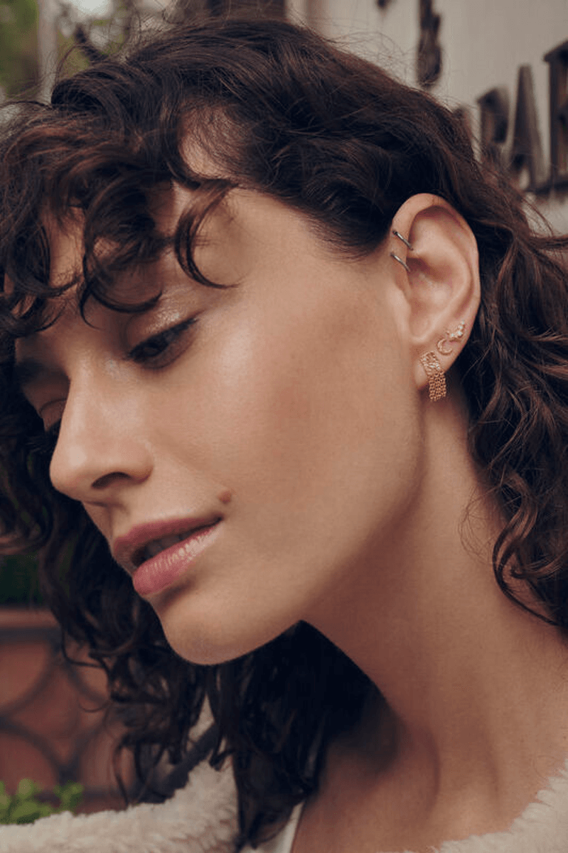 Pietra ørepynt, Maanesten