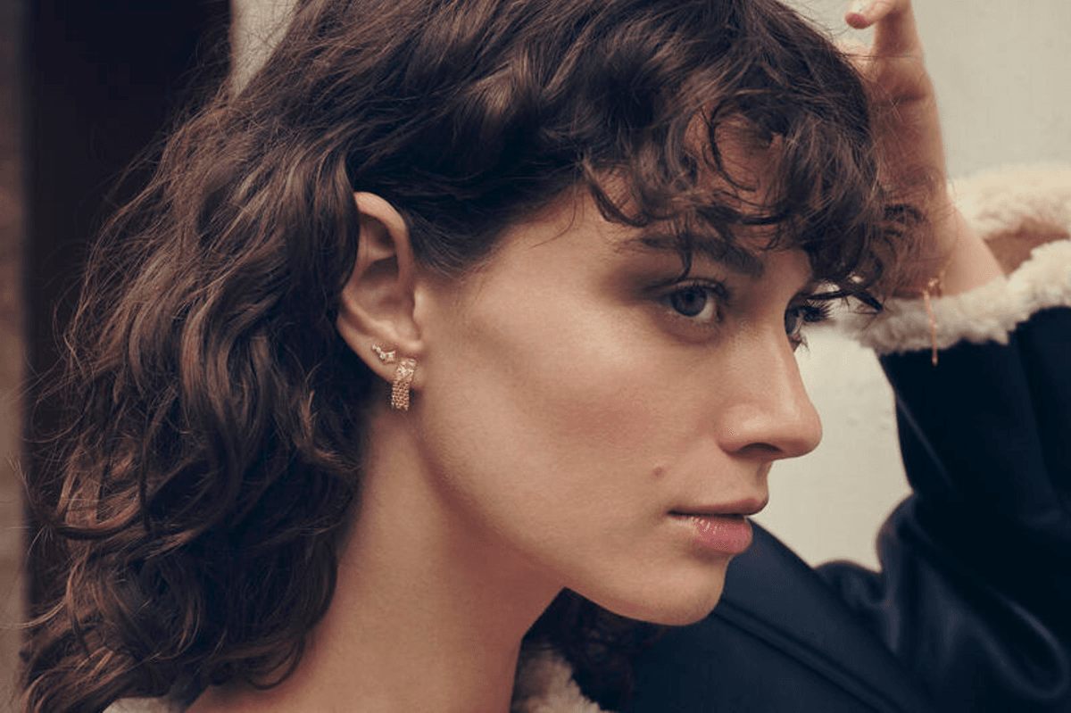 Pietra ørepynt, Maanesten